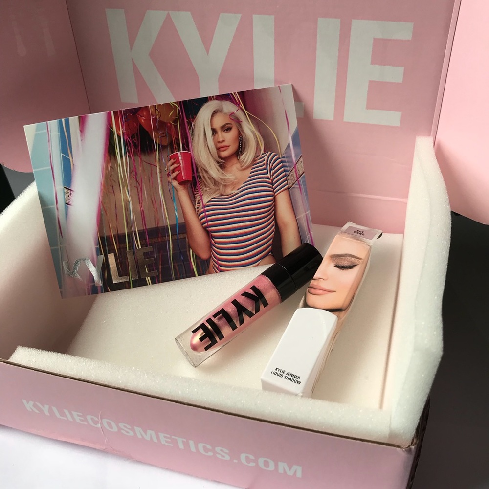 🍰 EAT CAKE 🍰 Kylie Cosmetics B-Day Glitter Eyes